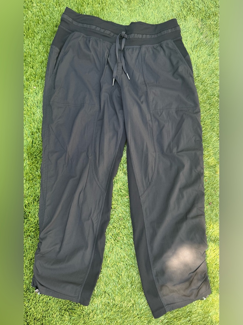 lululemon athletica Black Drawstring Capris